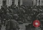 Standbild amerikanische Soldaten Luneville Frankreich, 1944, aus Sekunde 14 historischem Filmmaterial Videoclip 65675065578