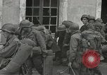 Standbild amerikanische Soldaten Luneville Frankreich, 1944, aus Sekunde 35 historischem Filmmaterial Videoclip 65675065578