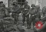 Standbild amerikanische Soldaten Luneville Frankreich, 1944, aus Sekunde 40 historischem Filmmaterial Videoclip 65675065578