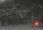 Standbild amerikanische Soldaten Luneville Frankreich, 1944, aus Sekunde 51 historischem Filmmaterial Videoclip 65675065578