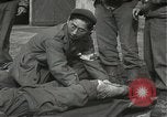 Standbild Japanese-American Infanteristen in Zweiten Weltkrieg Bruyeres Frankreich, 1944, aus Sekunde 17 historischem Filmmaterial Videoclip 65675065588