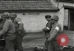 Standbild Japanese-American Infanteristen in Zweiten Weltkrieg Bruyeres Frankreich, 1944, aus Sekunde 48 historischem Filmmaterial Videoclip 65675065588