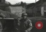 Standbild Japanese-American Infanteristen in Zweiten Weltkrieg Bruyeres Frankreich, 1944, aus Sekunde 60 historischem Filmmaterial Videoclip 65675065588