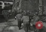 Standbild Japanese-American Infanteristen in Zweiten Weltkrieg Bruyeres Frankreich, 1944, aus Sekunde 62 historischem Filmmaterial Videoclip 65675065588