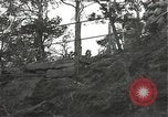 Immagine di Soldati Japanese-American si spostano in posizioni di combattimento Bruyeres Francia, 1944, secondo 57 filmato di repertorio 65675065592