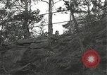Immagine di Soldati Japanese-American si spostano in posizioni di combattimento Bruyeres Francia, 1944, secondo 58 filmato di repertorio 65675065592