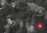 Image poste d'aide médical du 2e Bataillon 442L'équipe de combat régimentaire Belmont France, 1944, de la seconde 8 séquences d'archives historiques vidéo 65675065596