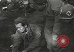 Image poste d'aide médical du 2e Bataillon 442L'équipe de combat régimentaire Belmont France, 1944, de la seconde 9 séquences d'archives historiques vidéo 65675065596