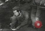 Image poste d'aide médical du 2e Bataillon 442L'équipe de combat régimentaire Belmont France, 1944, de la seconde 10 séquences d'archives historiques vidéo 65675065596