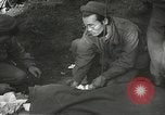 Image poste d'aide médical du 2e Bataillon 442L'équipe de combat régimentaire Belmont France, 1944, de la seconde 12 séquences d'archives historiques vidéo 65675065596