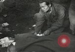 Image poste d'aide médical du 2e Bataillon 442L'équipe de combat régimentaire Belmont France, 1944, de la seconde 13 séquences d'archives historiques vidéo 65675065596