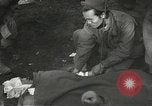 Image poste d'aide médical du 2e Bataillon 442L'équipe de combat régimentaire Belmont France, 1944, de la seconde 17 séquences d'archives historiques vidéo 65675065596