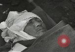 Image poste d'aide médical du 2e Bataillon 442L'équipe de combat régimentaire Belmont France, 1944, de la seconde 18 séquences d'archives historiques vidéo 65675065596