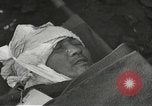 Image poste d'aide médical du 2e Bataillon 442L'équipe de combat régimentaire Belmont France, 1944, de la seconde 21 séquences d'archives historiques vidéo 65675065596