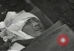 Image poste d'aide médical du 2e Bataillon 442L'équipe de combat régimentaire Belmont France, 1944, de la seconde 22 séquences d'archives historiques vidéo 65675065596