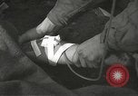 Image poste d'aide médical du 2e Bataillon 442L'équipe de combat régimentaire Belmont France, 1944, de la seconde 34 séquences d'archives historiques vidéo 65675065596