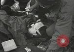 Image poste d'aide médical du 2e Bataillon 442L'équipe de combat régimentaire Belmont France, 1944, de la seconde 40 séquences d'archives historiques vidéo 65675065596