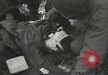 Image poste d'aide médical du 2e Bataillon 442L'équipe de combat régimentaire Belmont France, 1944, de la seconde 43 séquences d'archives historiques vidéo 65675065596