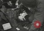 Image poste d'aide médical du 2e Bataillon 442L'équipe de combat régimentaire Belmont France, 1944, de la seconde 44 séquences d'archives historiques vidéo 65675065596