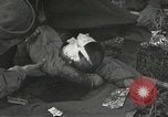 Image poste d'aide médical du 2e Bataillon 442L'équipe de combat régimentaire Belmont France, 1944, de la seconde 55 séquences d'archives historiques vidéo 65675065596