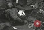 Image poste d'aide médical du 2e Bataillon 442L'équipe de combat régimentaire Belmont France, 1944, de la seconde 57 séquences d'archives historiques vidéo 65675065596