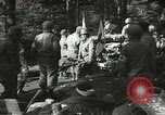 Standbild vorwärts Hilfe Station der 442nd Regimental Bekämpfung Team Belmont Frankreich, 1944, aus Sekunde 7 historischem Filmmaterial Videoclip 65675065597