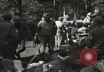 Standbild vorwärts Hilfe Station der 442nd Regimental Bekämpfung Team Belmont Frankreich, 1944, aus Sekunde 11 historischem Filmmaterial Videoclip 65675065597