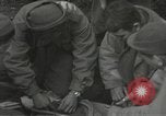 Standbild vorwärts Hilfe Station der 442nd Regimental Bekämpfung Team Belmont Frankreich, 1944, aus Sekunde 31 historischem Filmmaterial Videoclip 65675065597