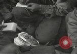 Standbild vorwärts Hilfe Station der 442nd Regimental Bekämpfung Team Belmont Frankreich, 1944, aus Sekunde 35 historischem Filmmaterial Videoclip 65675065597