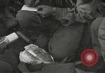 Standbild vorwärts Hilfe Station der 442nd Regimental Bekämpfung Team Belmont Frankreich, 1944, aus Sekunde 37 historischem Filmmaterial Videoclip 65675065597