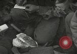 Standbild vorwärts Hilfe Station der 442nd Regimental Bekämpfung Team Belmont Frankreich, 1944, aus Sekunde 38 historischem Filmmaterial Videoclip 65675065597
