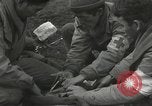 Standbild vorwärts Hilfe Station der 442nd Regimental Bekämpfung Team Belmont Frankreich, 1944, aus Sekunde 40 historischem Filmmaterial Videoclip 65675065597