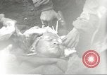 Standbild vorwärts Hilfe Station der 442nd Regimental Bekämpfung Team Belmont Frankreich, 1944, aus Sekunde 45 historischem Filmmaterial Videoclip 65675065597