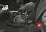 Standbild vorwärts Hilfe Station der 442nd Regimental Bekämpfung Team Belmont Frankreich, 1944, aus Sekunde 46 historischem Filmmaterial Videoclip 65675065597