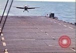 Standbild FM-2 WILDCAT aircraft Pazifik, 1944, aus Sekunde 26 historischem Filmmaterial Videoclip 65675065637
