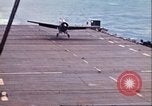 Standbild FM-2 WILDCAT aircraft Pazifik, 1944, aus Sekunde 27 historischem Filmmaterial Videoclip 65675065637