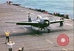 Standbild FM-2 WILDCAT aircraft Pazifik, 1944, aus Sekunde 34 historischem Filmmaterial Videoclip 65675065637