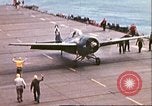 Standbild FM-2 WILDCAT aircraft Pazifik, 1944, aus Sekunde 37 historischem Filmmaterial Videoclip 65675065637