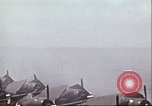 Image carrier operations Océan Pacifique, 1944, de la seconde 17 séquences d'archives historiques vidéo 65675065641