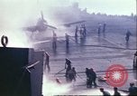 Image carrier operations Océan Pacifique, 1944, de la seconde 16 séquences d'archives historiques vidéo 65675065645