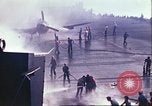Image carrier operations Océan Pacifique, 1944, de la seconde 18 séquences d'archives historiques vidéo 65675065645