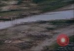 Standbild strafing japanische Installationen Pacific Theater, 1944, aus Sekunde 10 historischem Filmmaterial Videoclip 65675065665