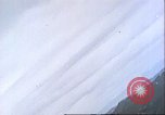 Standbild strafing japanische Installationen Pacific Theater, 1944, aus Sekunde 16 historischem Filmmaterial Videoclip 65675065665