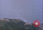 Standbild strafing japanische Installationen Pacific Theater, 1944, aus Sekunde 29 historischem Filmmaterial Videoclip 65675065665