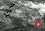 Standbild amerikanische Flugzeuge Pacific Theater, 1947, aus Sekunde 4 historischem Filmmaterial Videoclip 65675065678