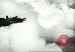 Standbild F4U Corsair Pacific Theater, 1947, aus Sekunde 10 historischem Filmmaterial Videoclip 65675065679
