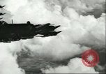Standbild F4U Corsair Pacific Theater, 1947, aus Sekunde 14 historischem Filmmaterial Videoclip 65675065679
