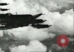 Standbild F4U Corsair Pacific Theater, 1947, aus Sekunde 16 historischem Filmmaterial Videoclip 65675065679