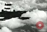 Standbild F4U Corsair Pacific Theater, 1947, aus Sekunde 19 historischem Filmmaterial Videoclip 65675065679