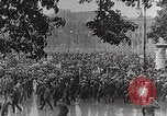 Immagine di Tedeschi dimostrano per il rimpatrio dei prigionieri di guerra detenuti dalla Francia Berlino Germania, 1919, secondo 7 filmato di repertorio 65675065687